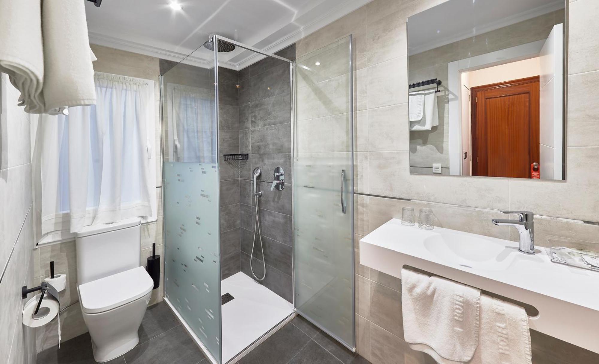 Hotel Rico Луарка Екстериор снимка
