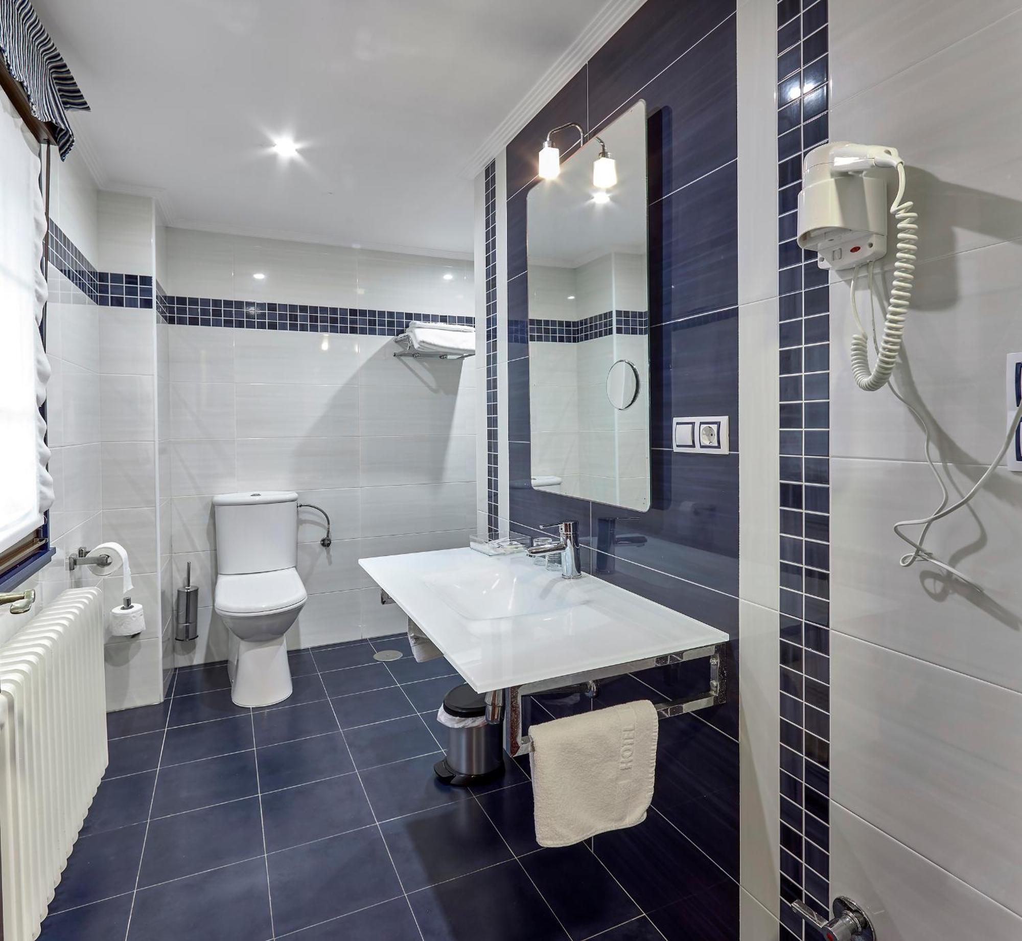 Hotel Rico Луарка Екстериор снимка