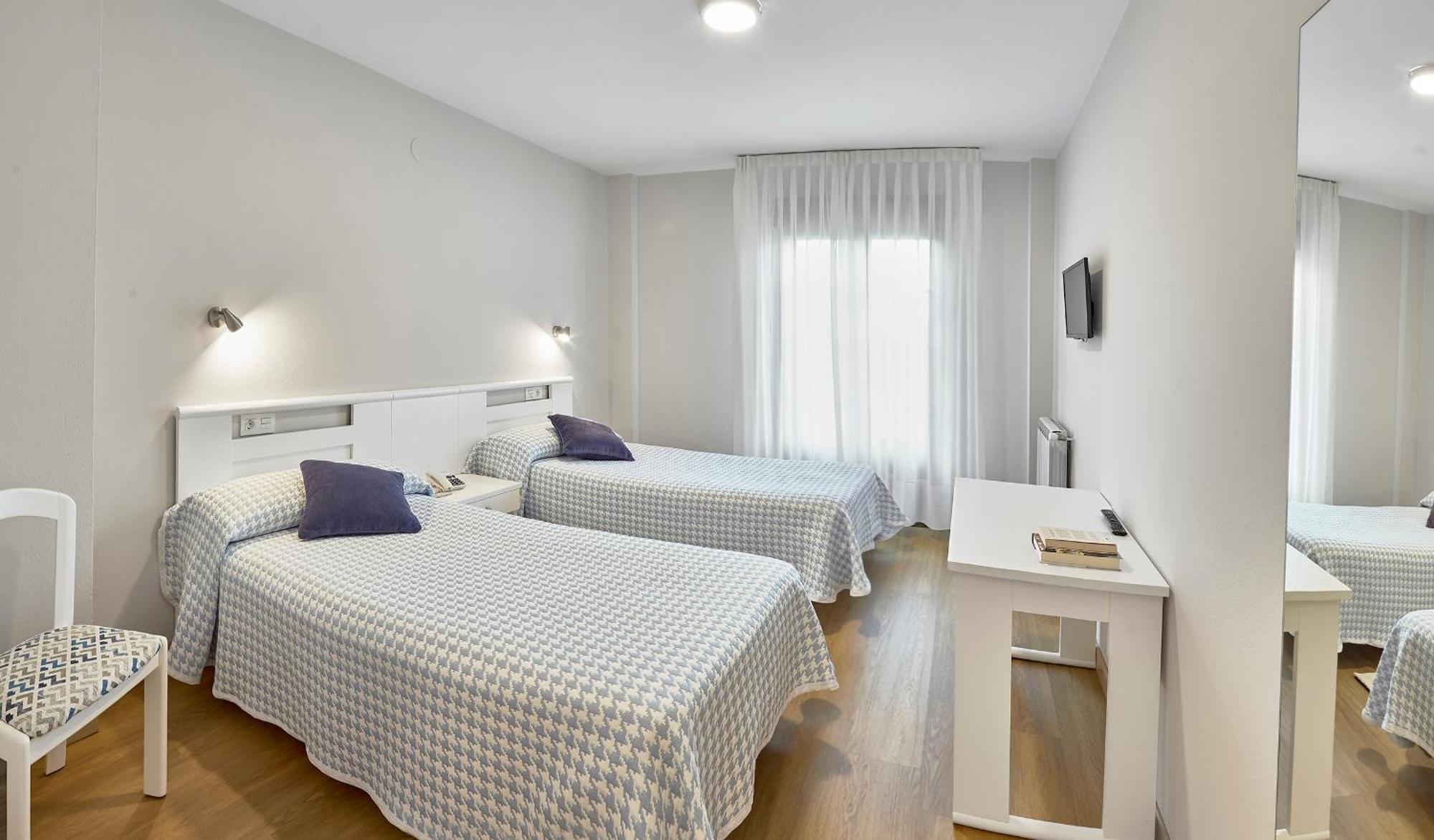 Hotel Rico Луарка Екстериор снимка
