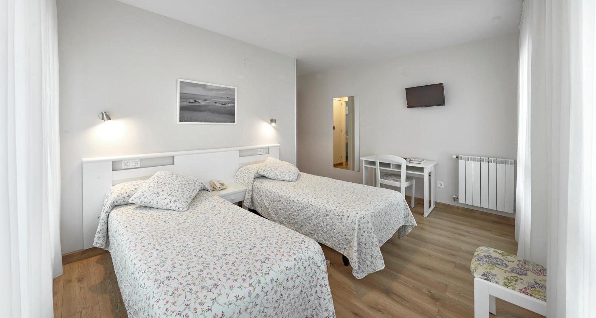 Hotel Rico Луарка Екстериор снимка