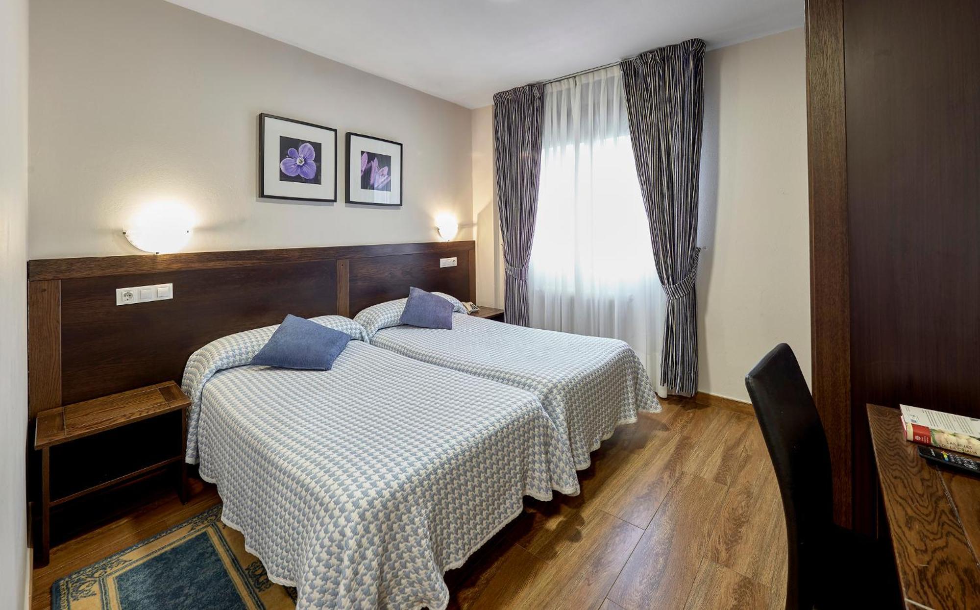 Hotel Rico Луарка Екстериор снимка