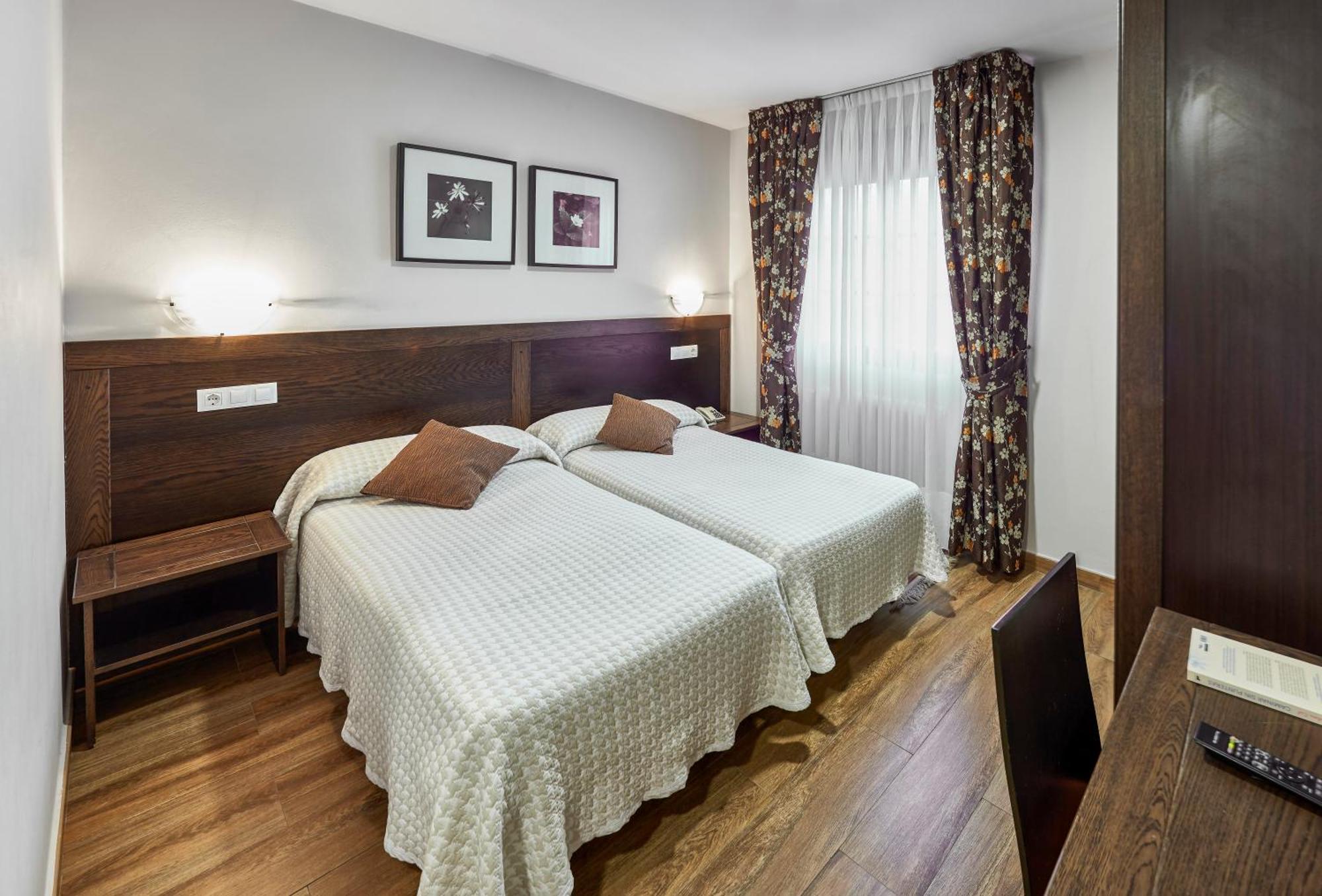 Hotel Rico Луарка Екстериор снимка