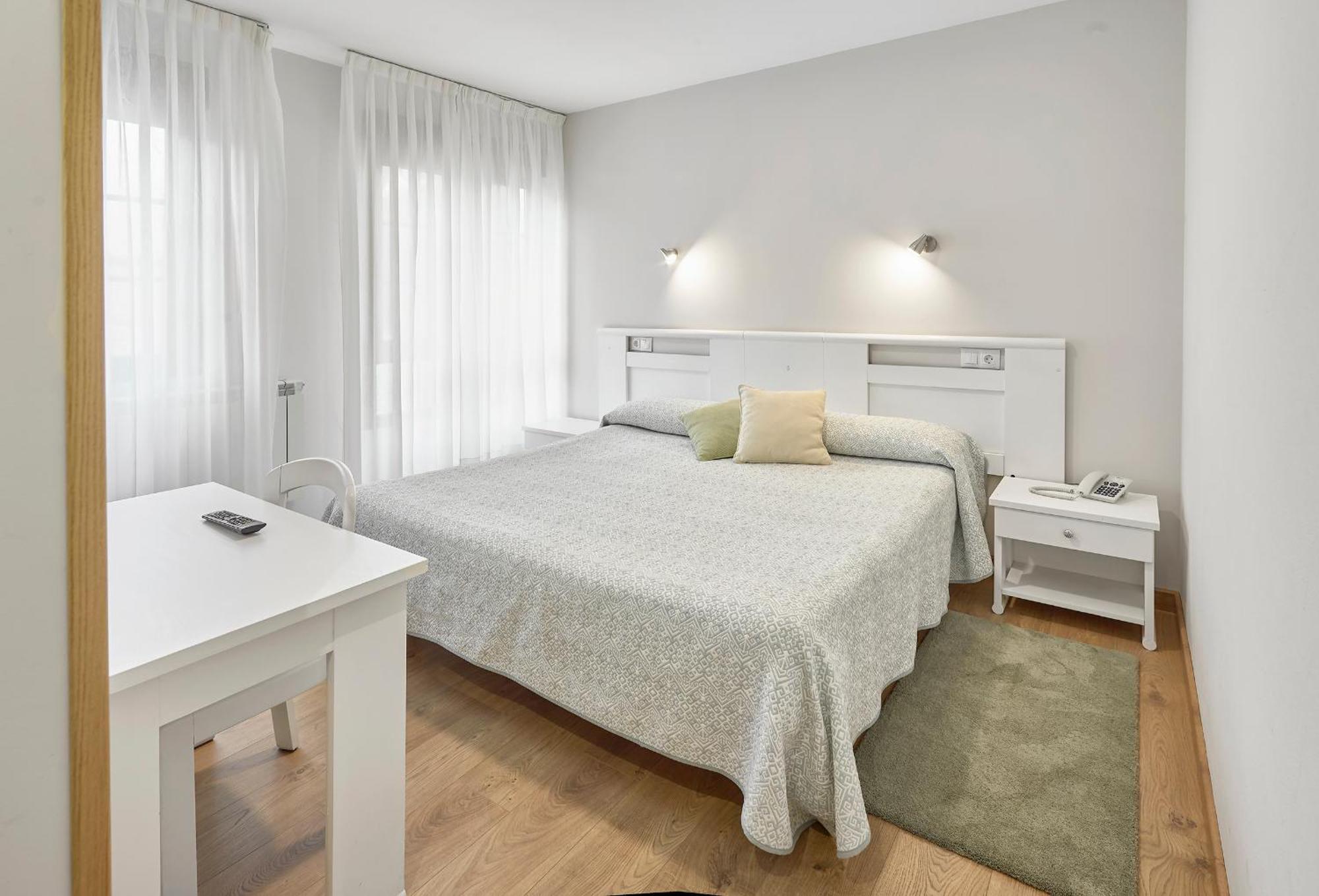 Hotel Rico Луарка Екстериор снимка